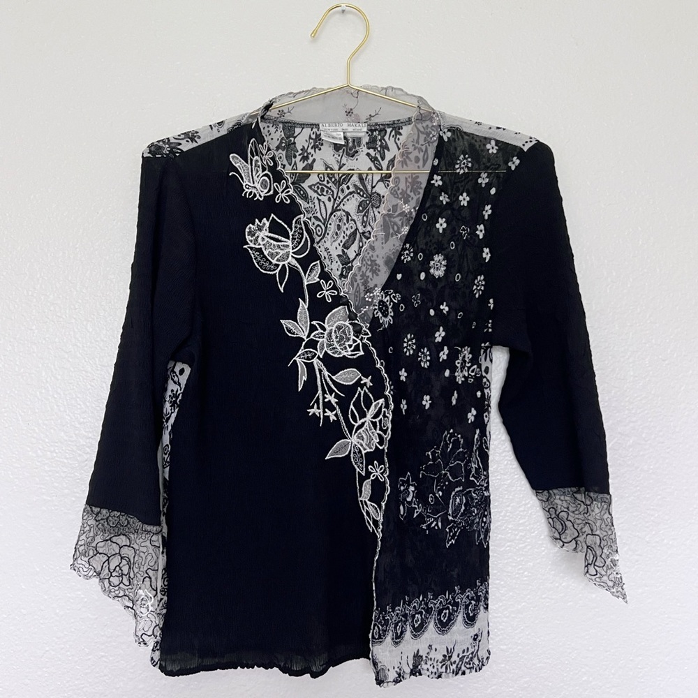ALBERTO MAKALI Sheer Textured Embellished V-Neck Flare Sleeves in Black SZ L
